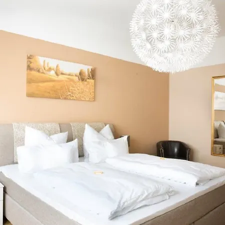 Panorama Apartment *